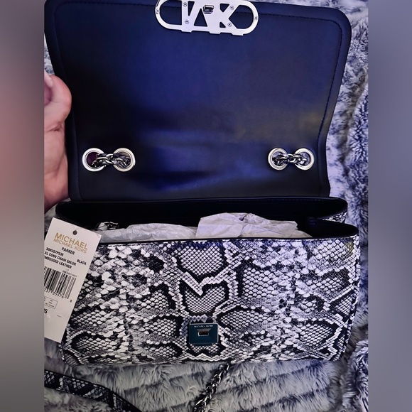 NWT Michael Kors “Parker” Snake Embossed Leather XL Convertible Shoulder Bag - Picture 7 of 9